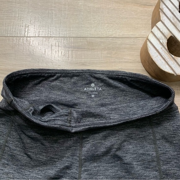 Athleta Black Heather Gray Revelation Capri Leggings Size Medium - Picture 8 of 12